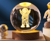 3D Crystal Ball – Astronaut (7 Color Base)